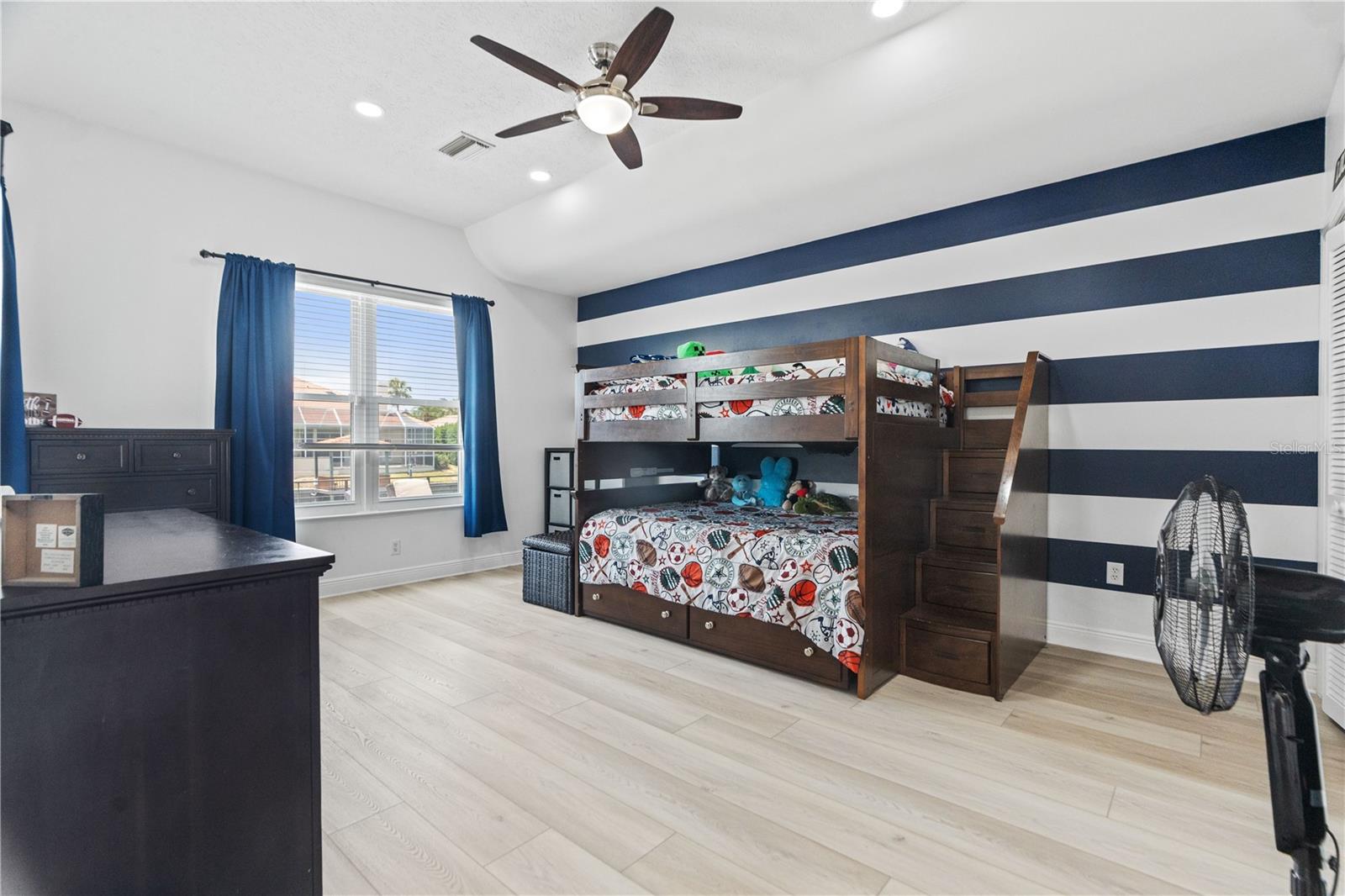 Image 33 of 67 For 9810 Compass Point Way