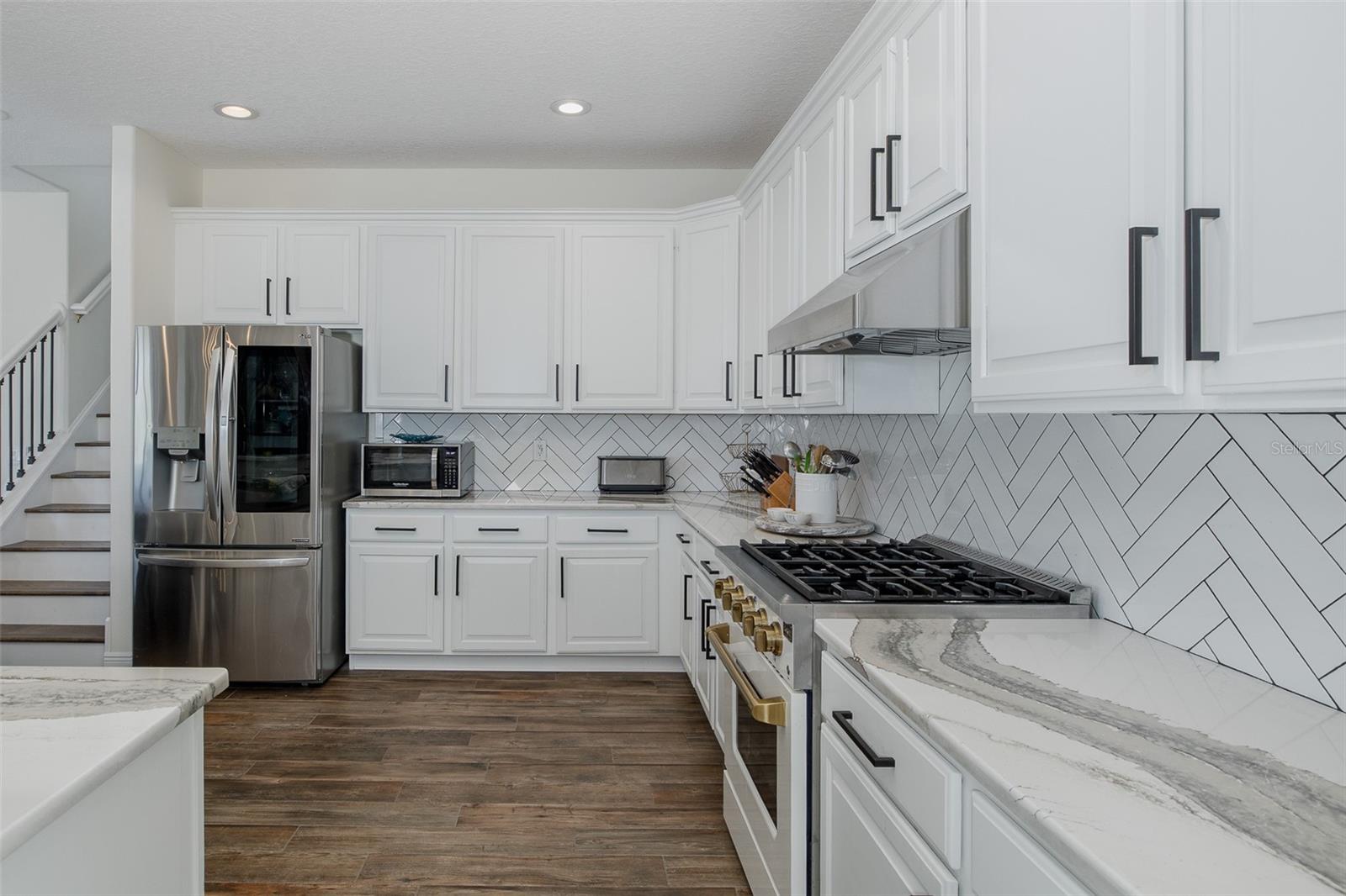 Listing photo id 12 for 10645 Garda Drive