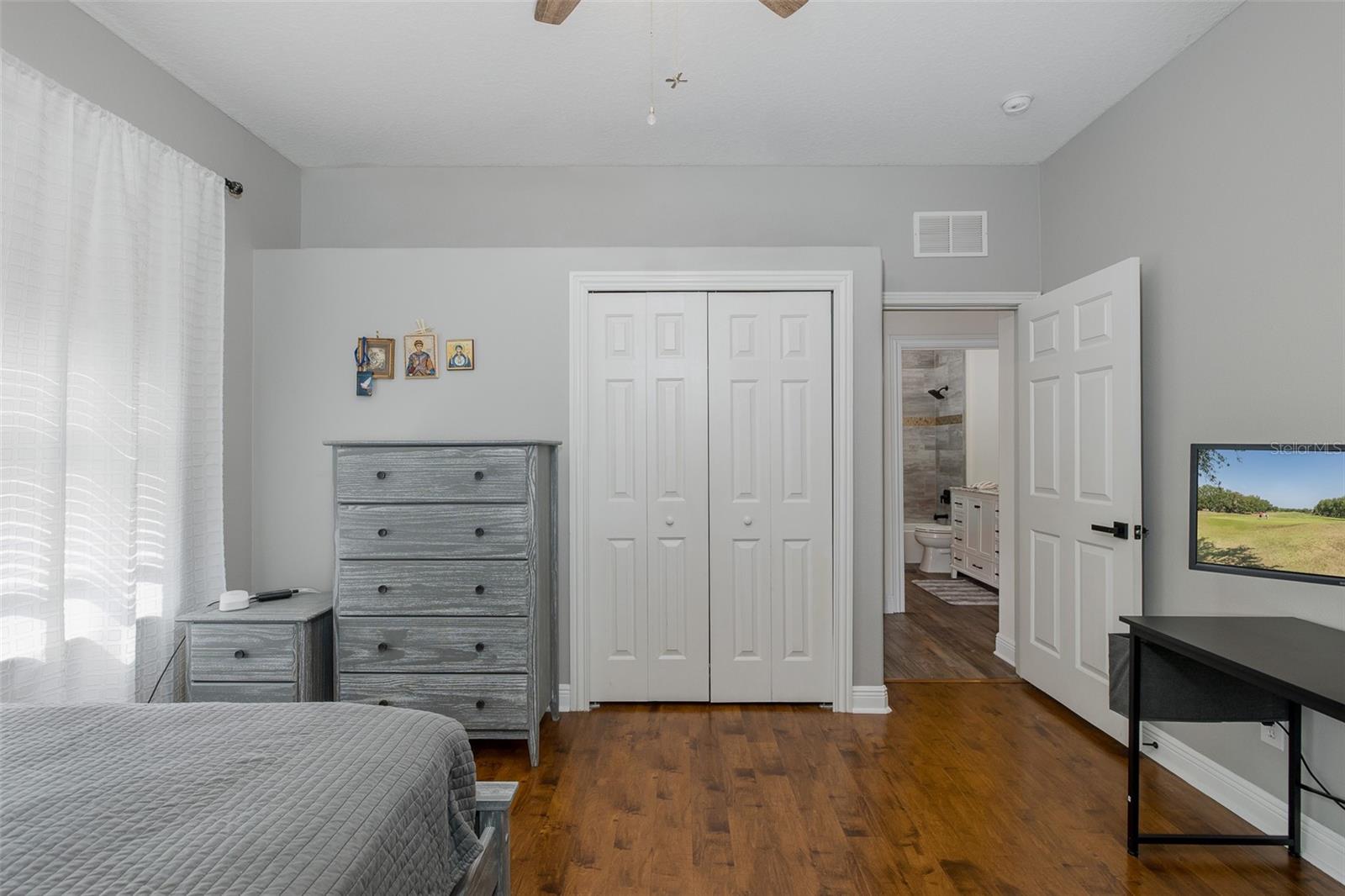 Listing photo id 29 for 10645 Garda Drive