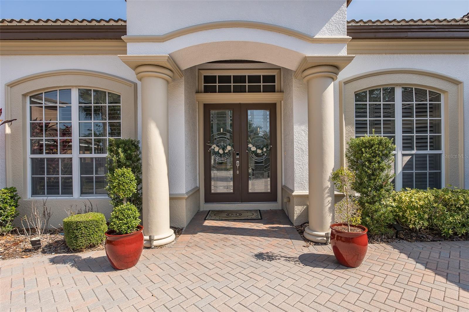 Listing photo id 2 for 10645 Garda Drive