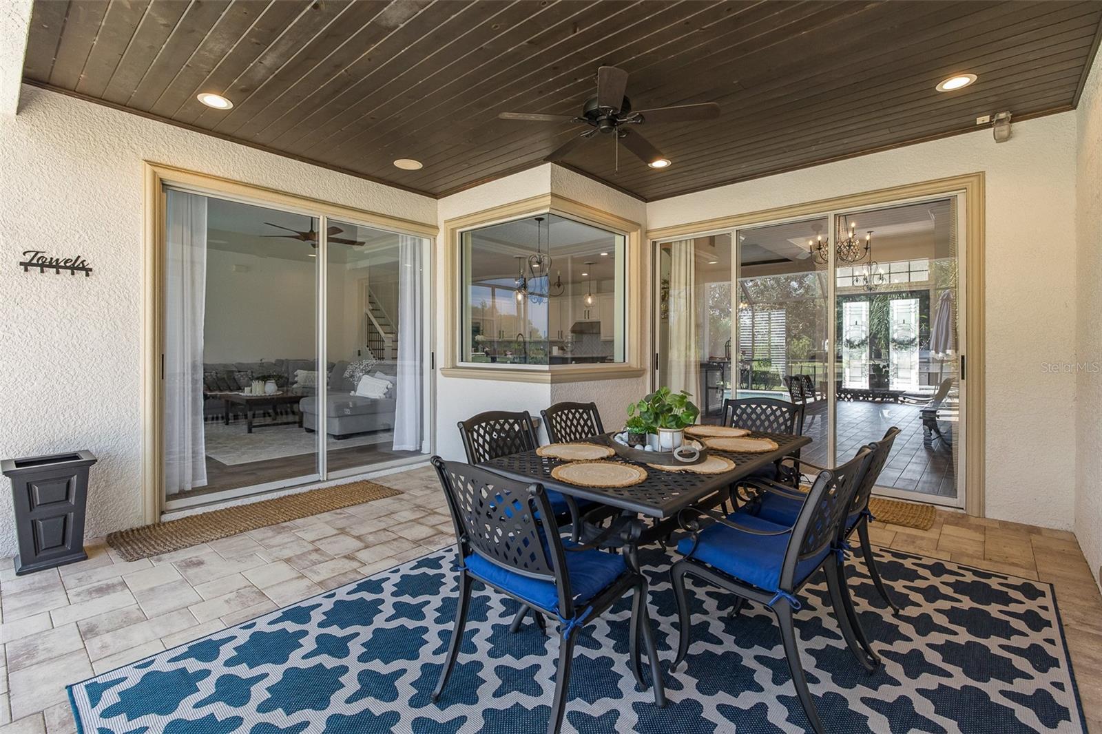 Listing photo id 45 for 10645 Garda Drive