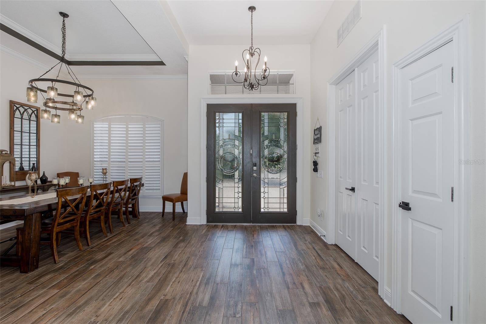 Listing photo id 5 for 10645 Garda Drive
