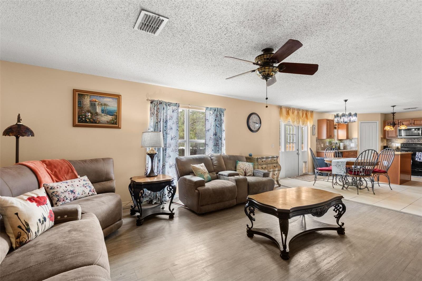 Image 13 of 35 For 4148 Landover Boulevard
