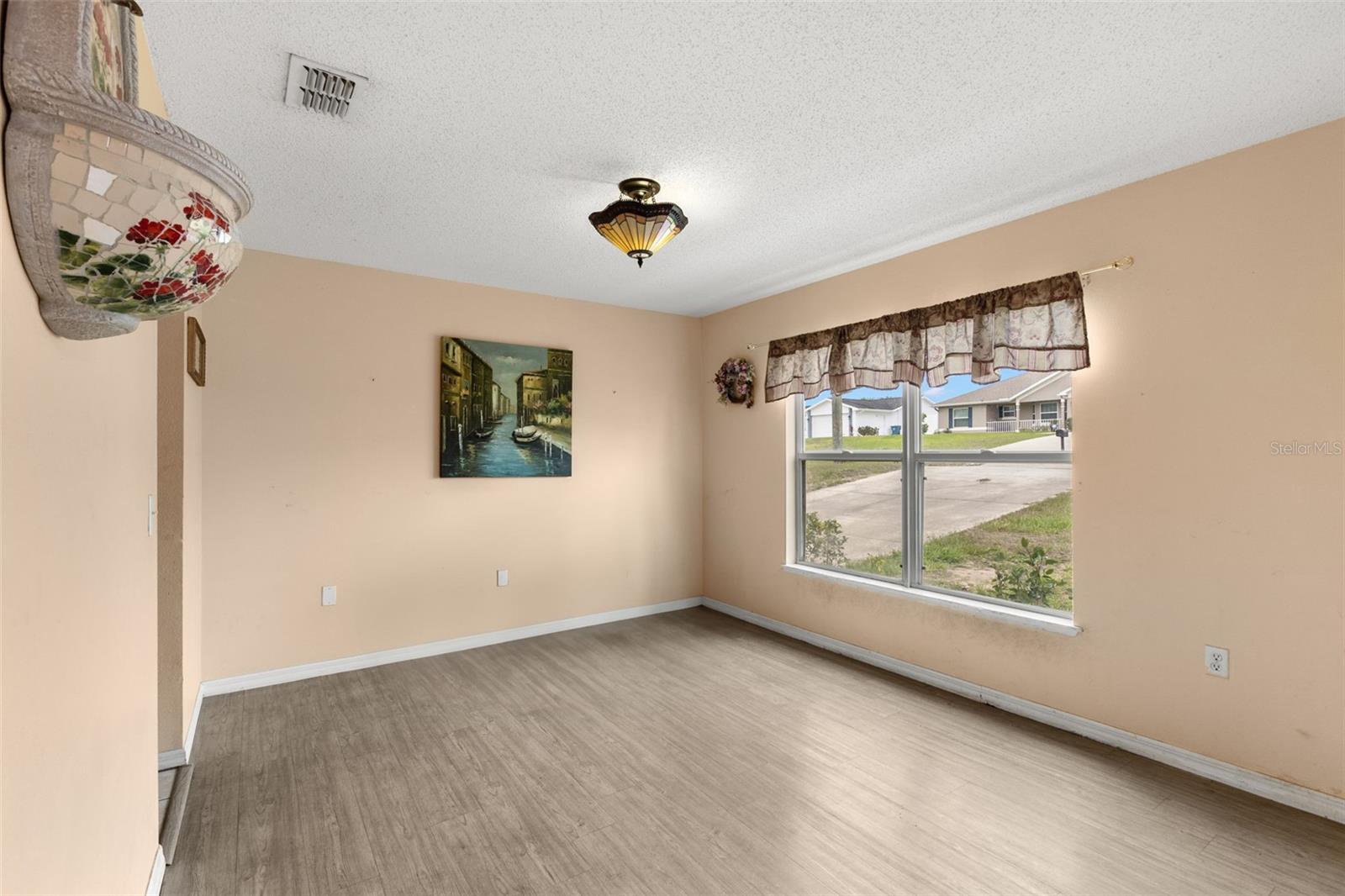Image 5 of 35 For 4148 Landover Boulevard