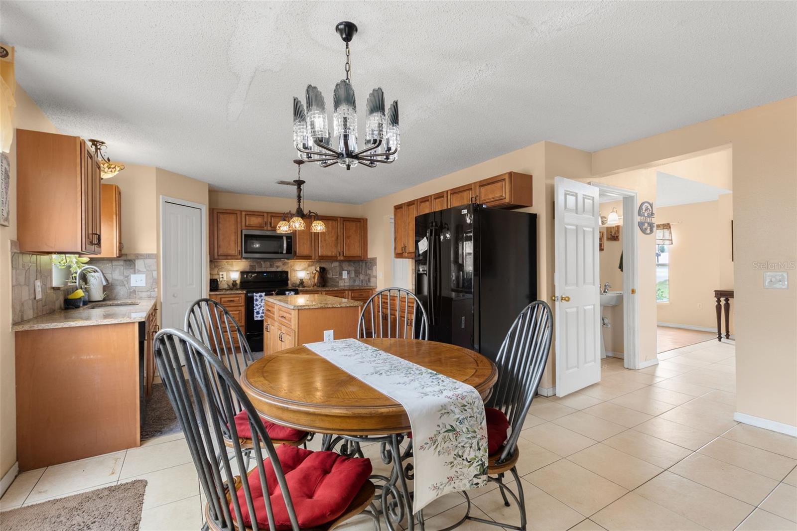 Image 9 of 35 For 4148 Landover Boulevard
