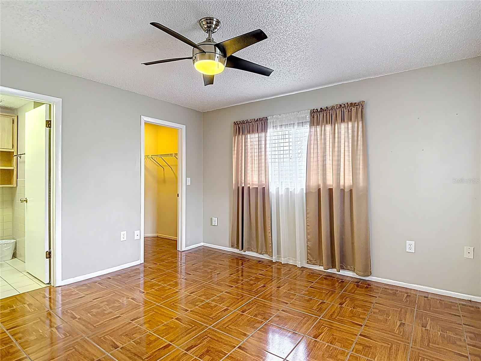Image 30 of 52 For 13003 Sandburst Lane