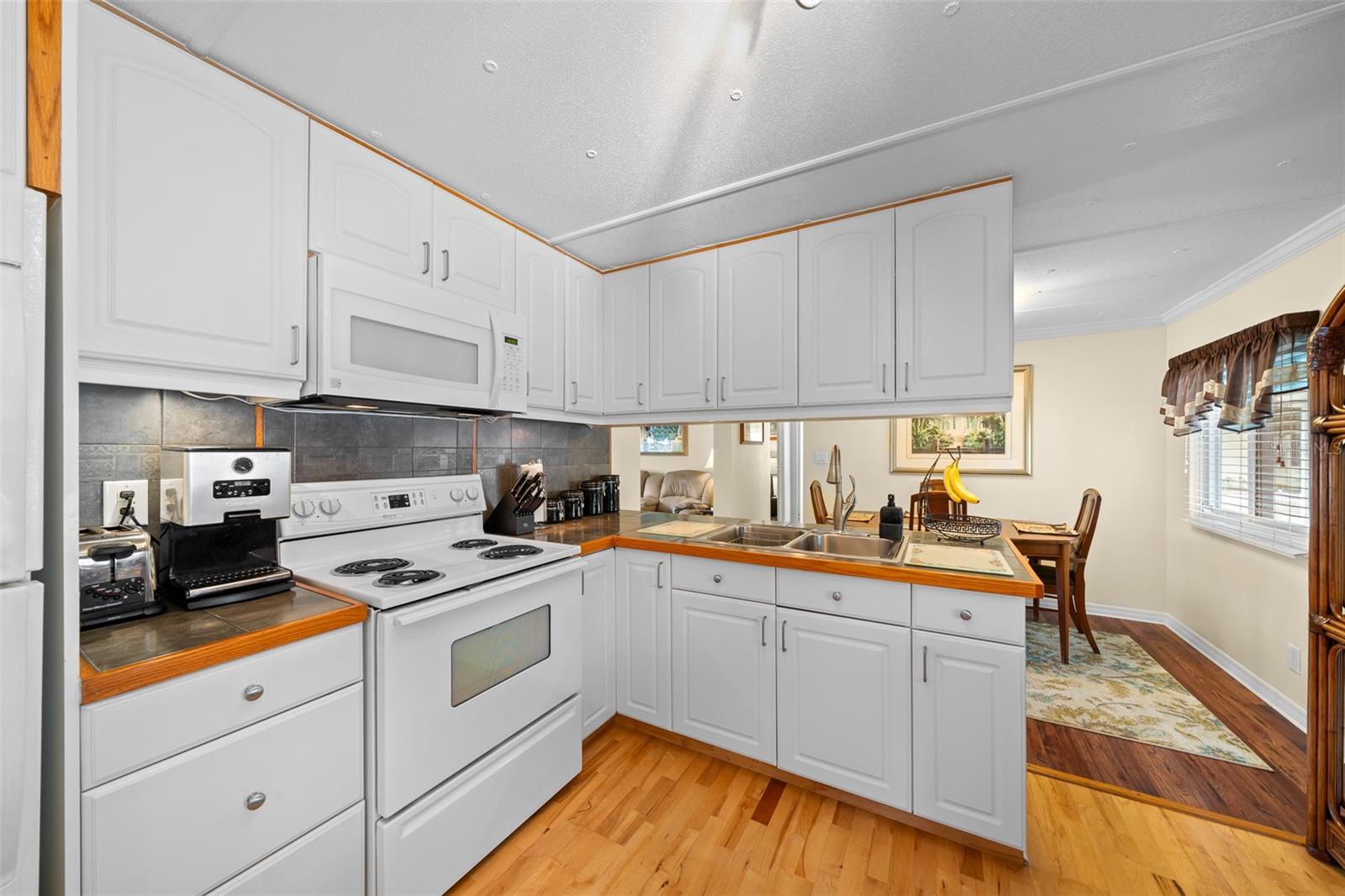 Image 18 of 41 For 6448-1 W Richard Drive