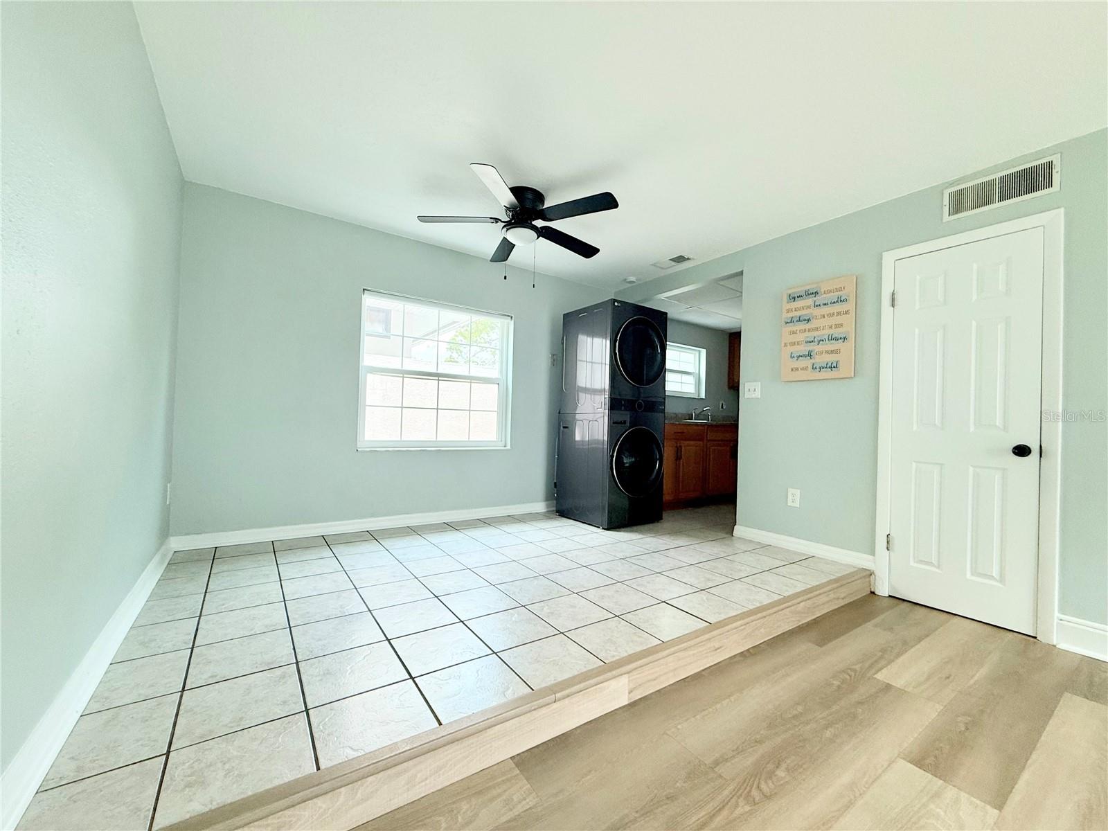 Image 5 of 11 For 5713 Townhouse Drive 5713