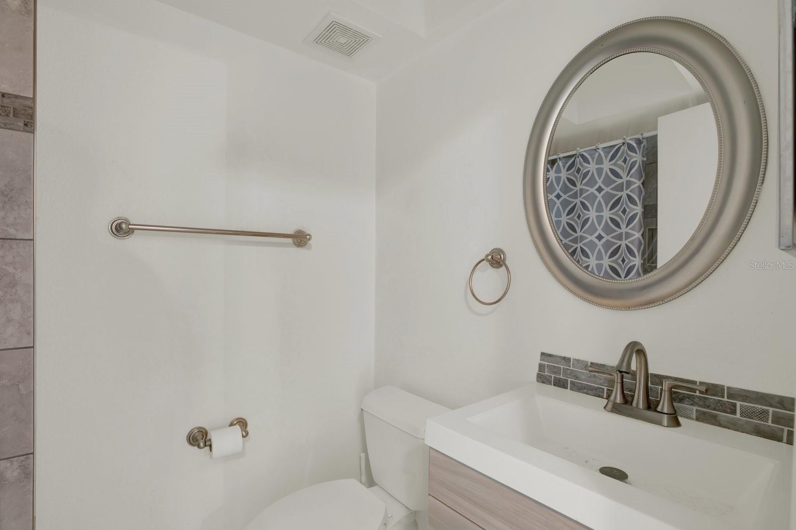 Image 13 of 23 For 4939 Floramar Terrace 204