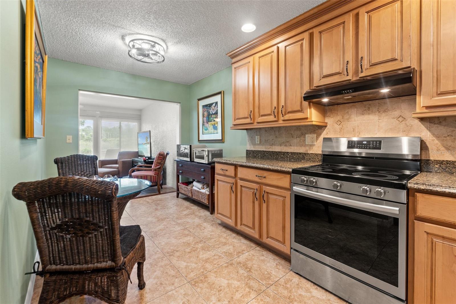 Image 13 of 33 For 7512 Heather Walk Drive