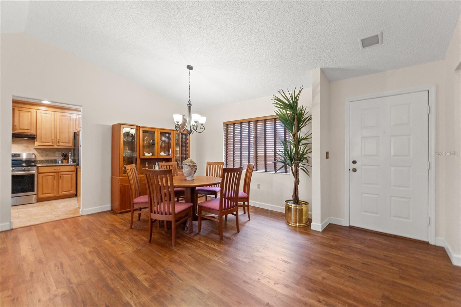Image 5 of 33 For 7512 Heather Walk Drive