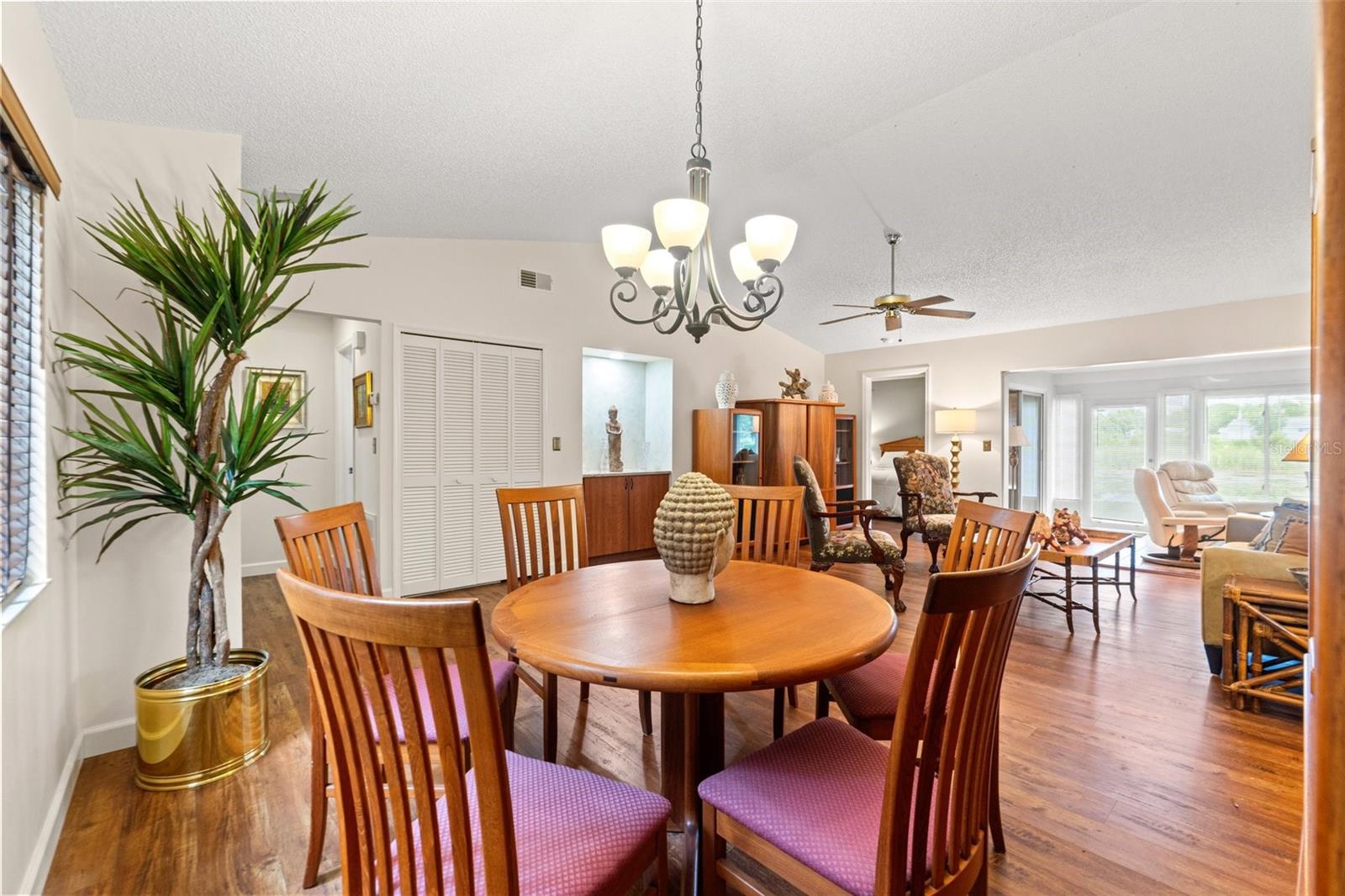 Image 7 of 33 For 7512 Heather Walk Drive