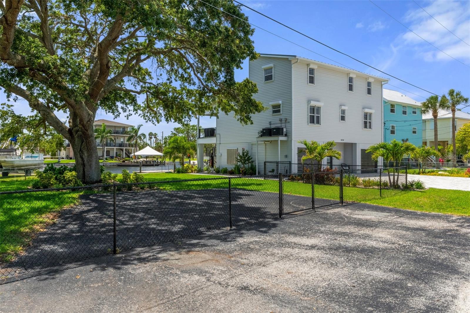 Image 10 of 100 For 5234 Foxhall Court