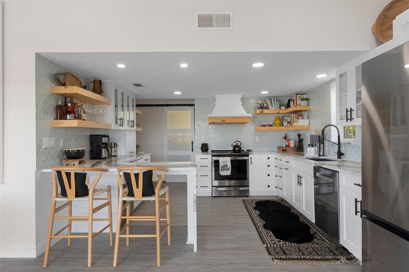 Image 37 of 100 For 5234 Foxhall Court