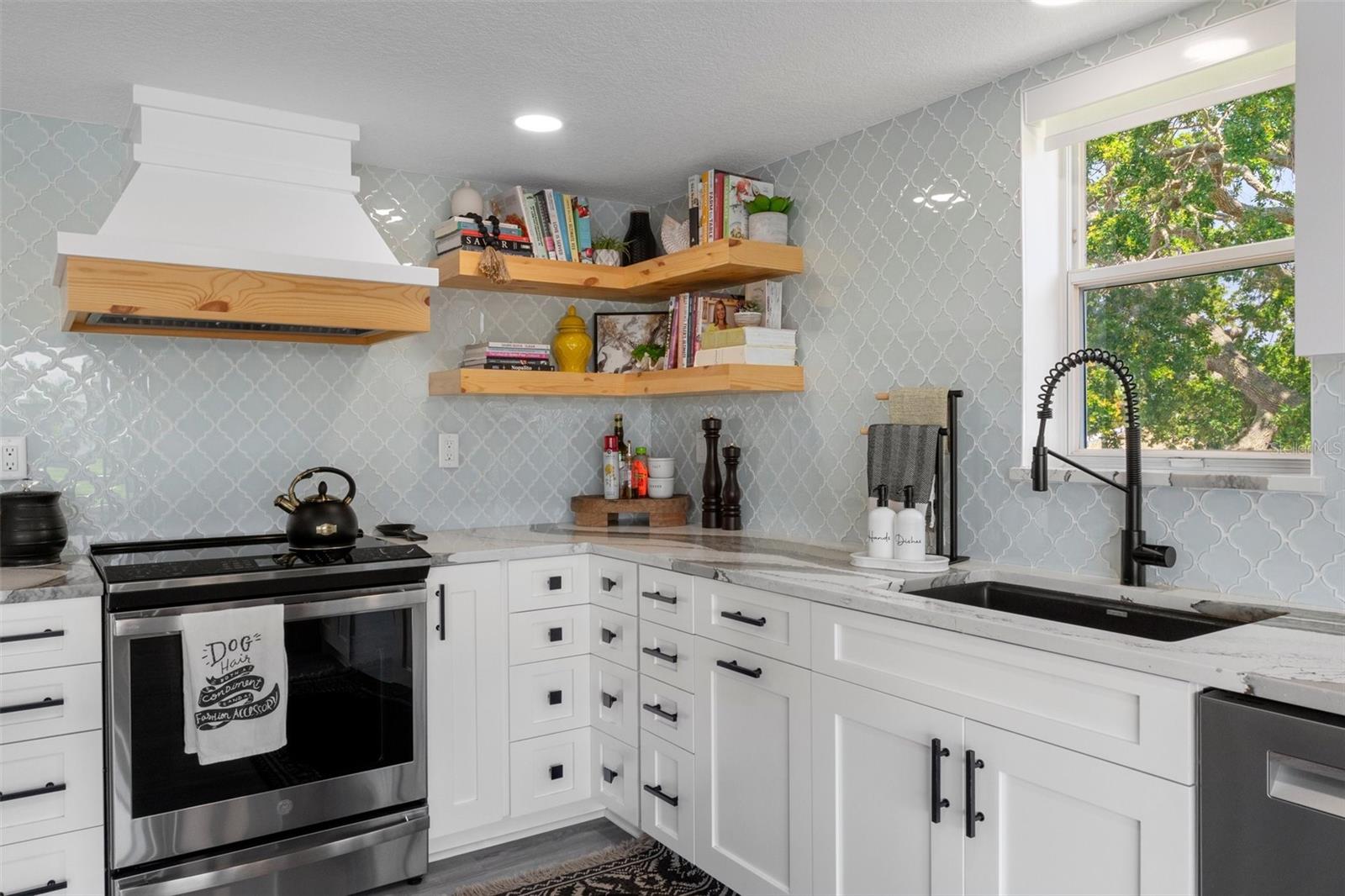 Image 39 of 100 For 5234 Foxhall Court