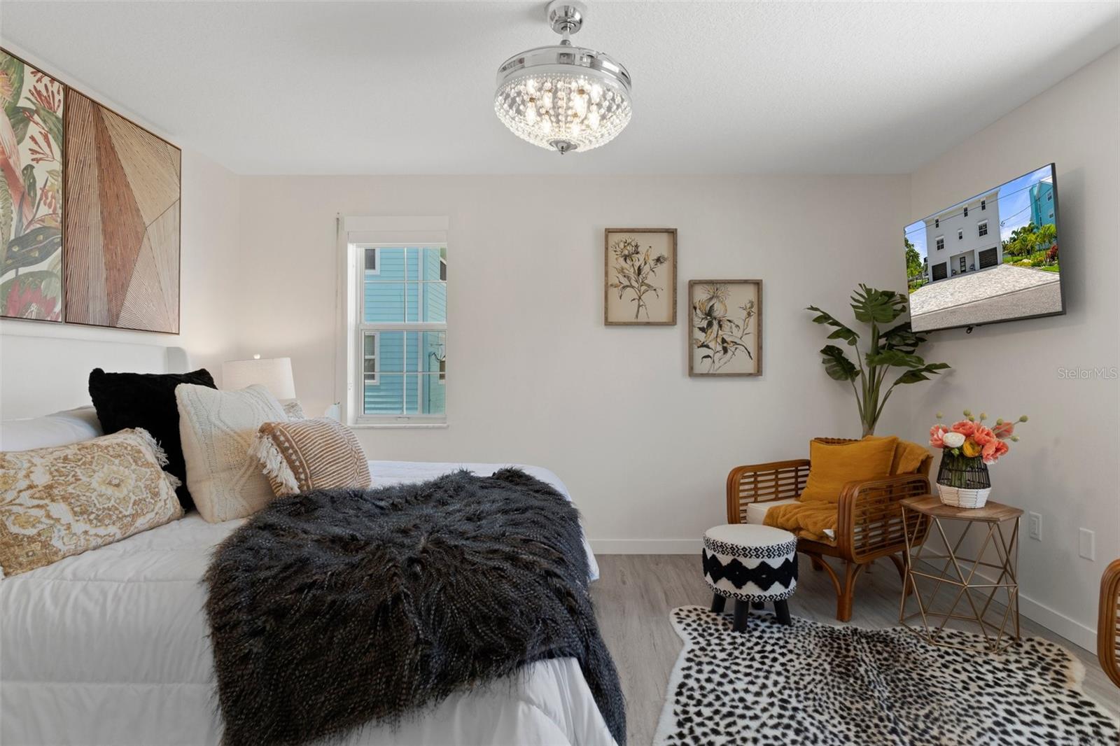 Image 51 of 100 For 5234 Foxhall Court