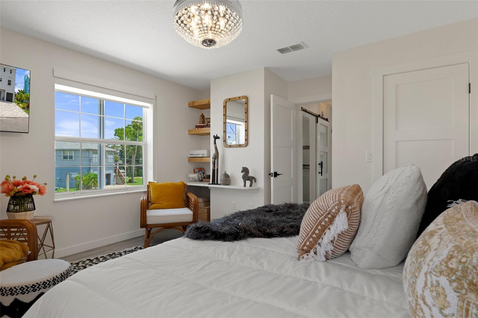 Image 53 of 100 For 5234 Foxhall Court