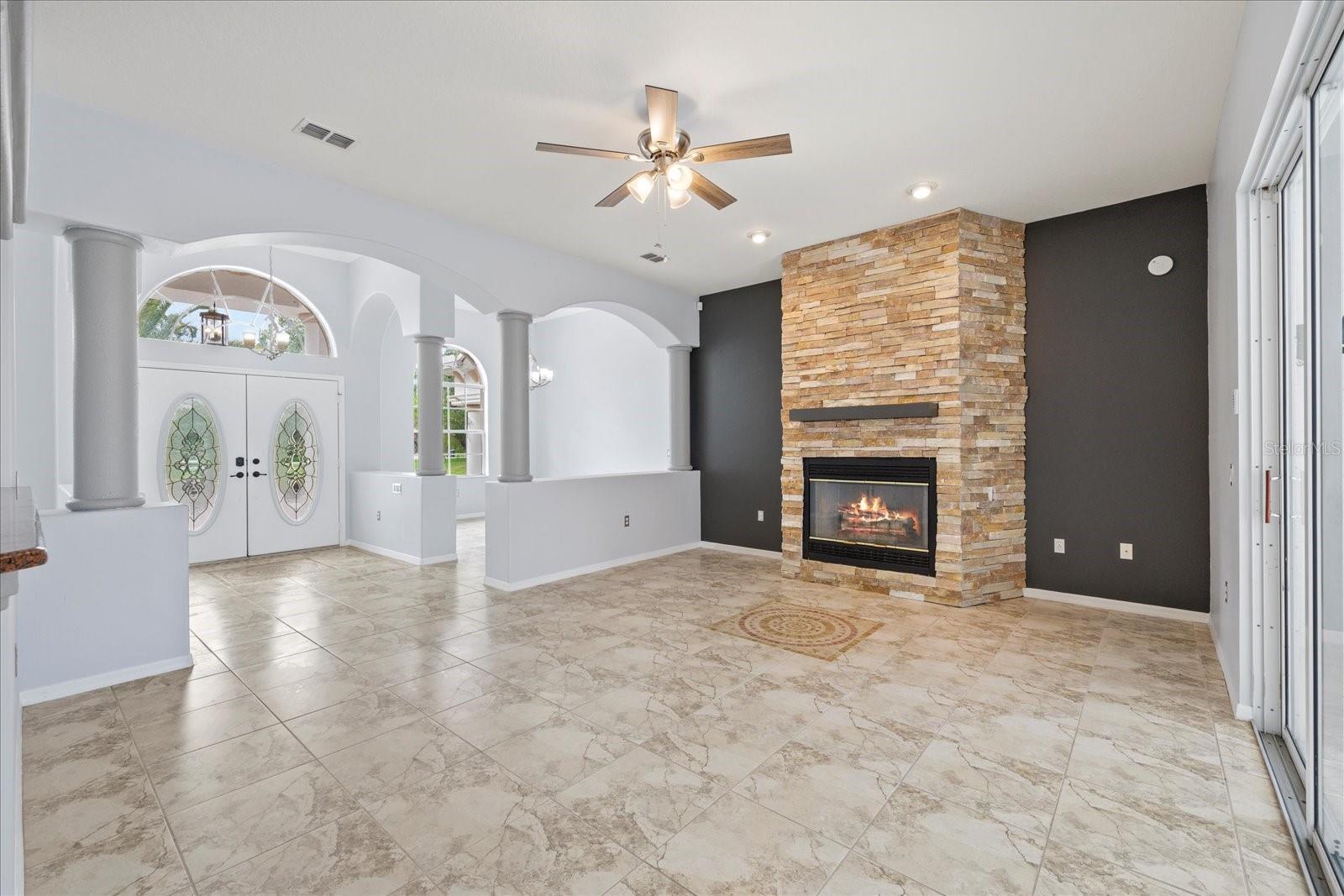 Image 21 of 49 For 18644 Autumn Lake Boulevard
