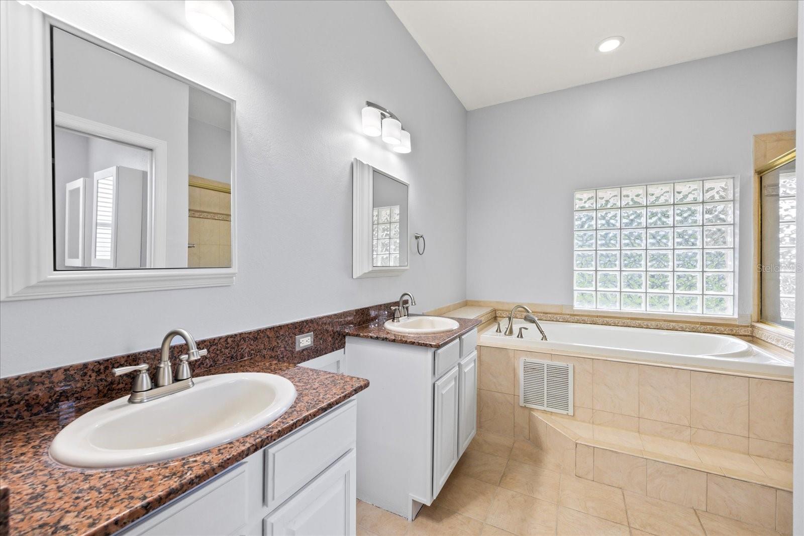 Image 31 of 49 For 18644 Autumn Lake Boulevard