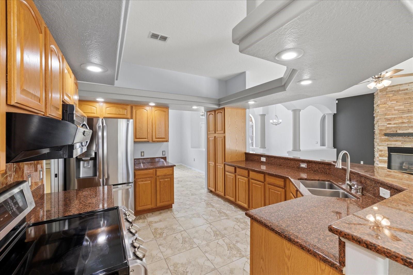 Image 40 of 49 For 18644 Autumn Lake Boulevard