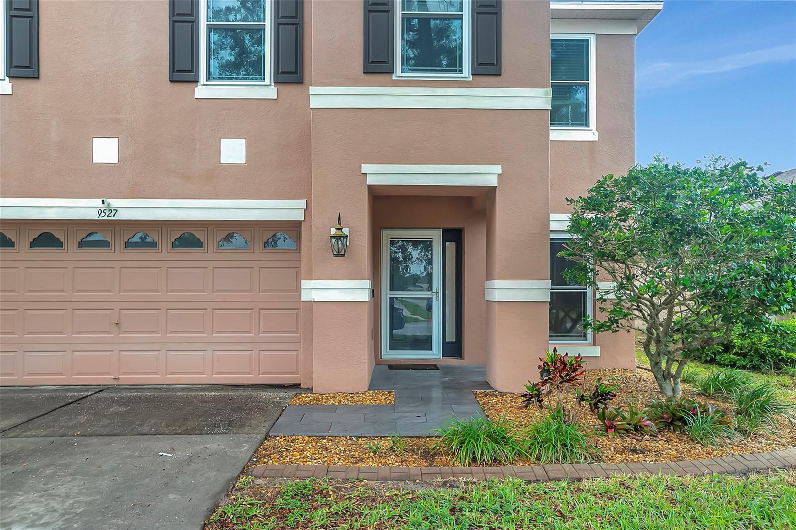 Image 4 of 65 For 9527 Southern Charm Circle