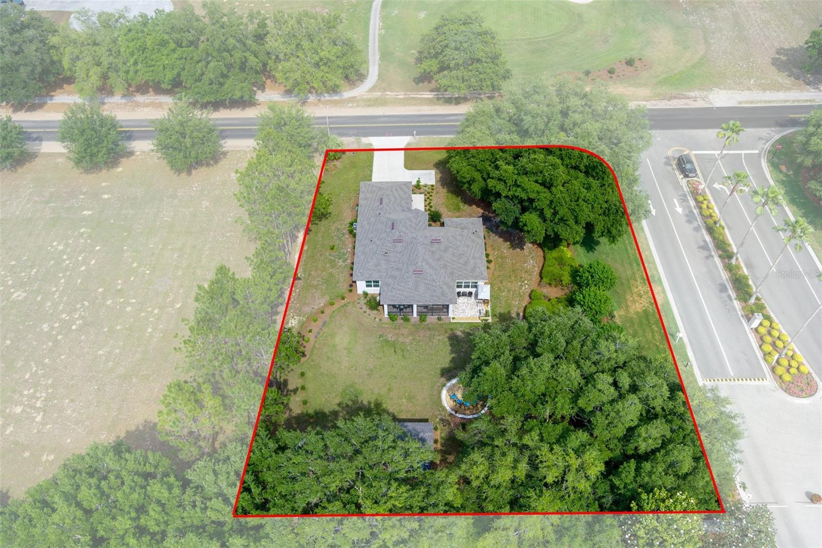 Listing photo id 50 for 1952 Essex Avenue