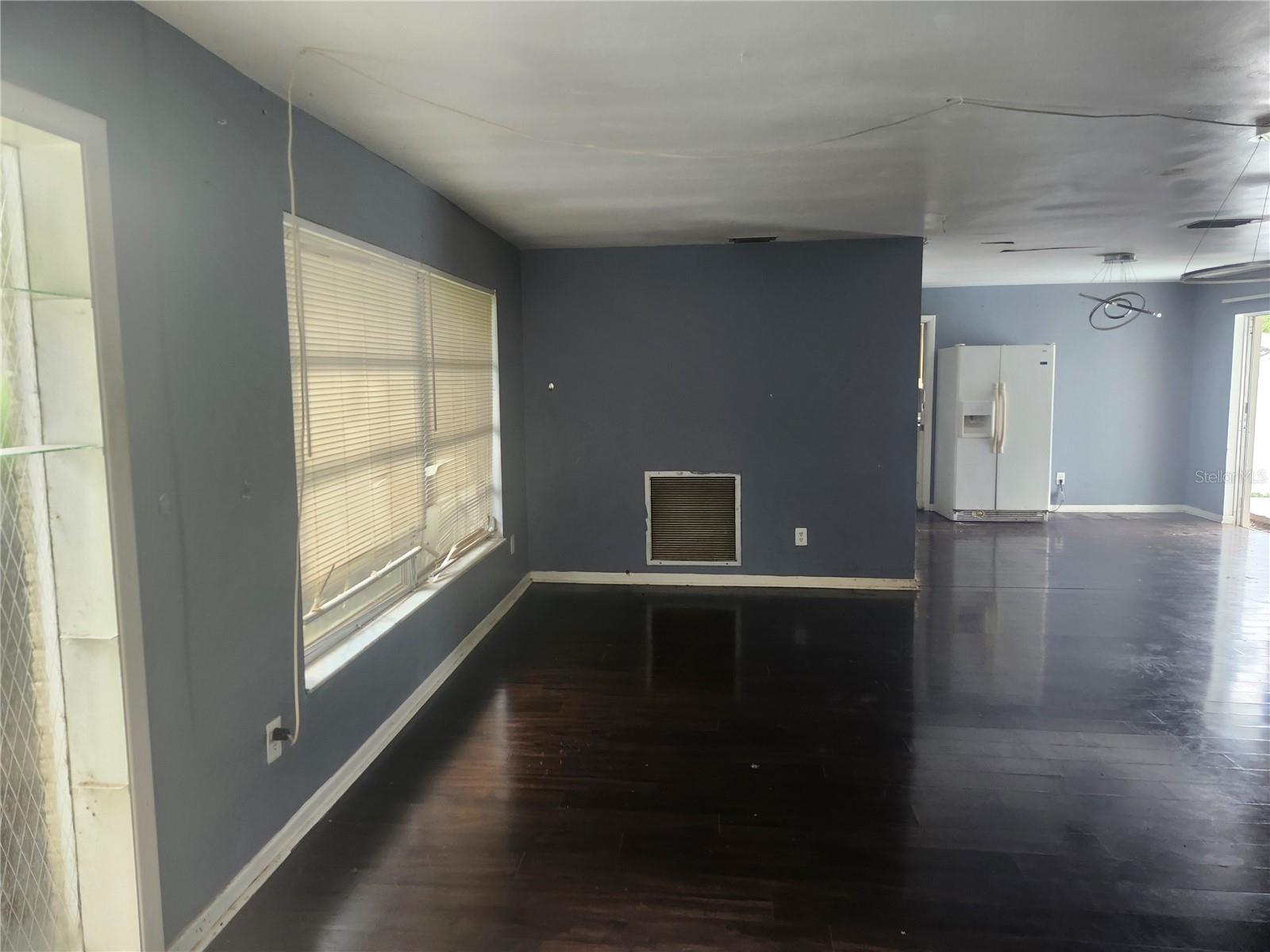 Image 8 of 53 For 2083 Envoy Court