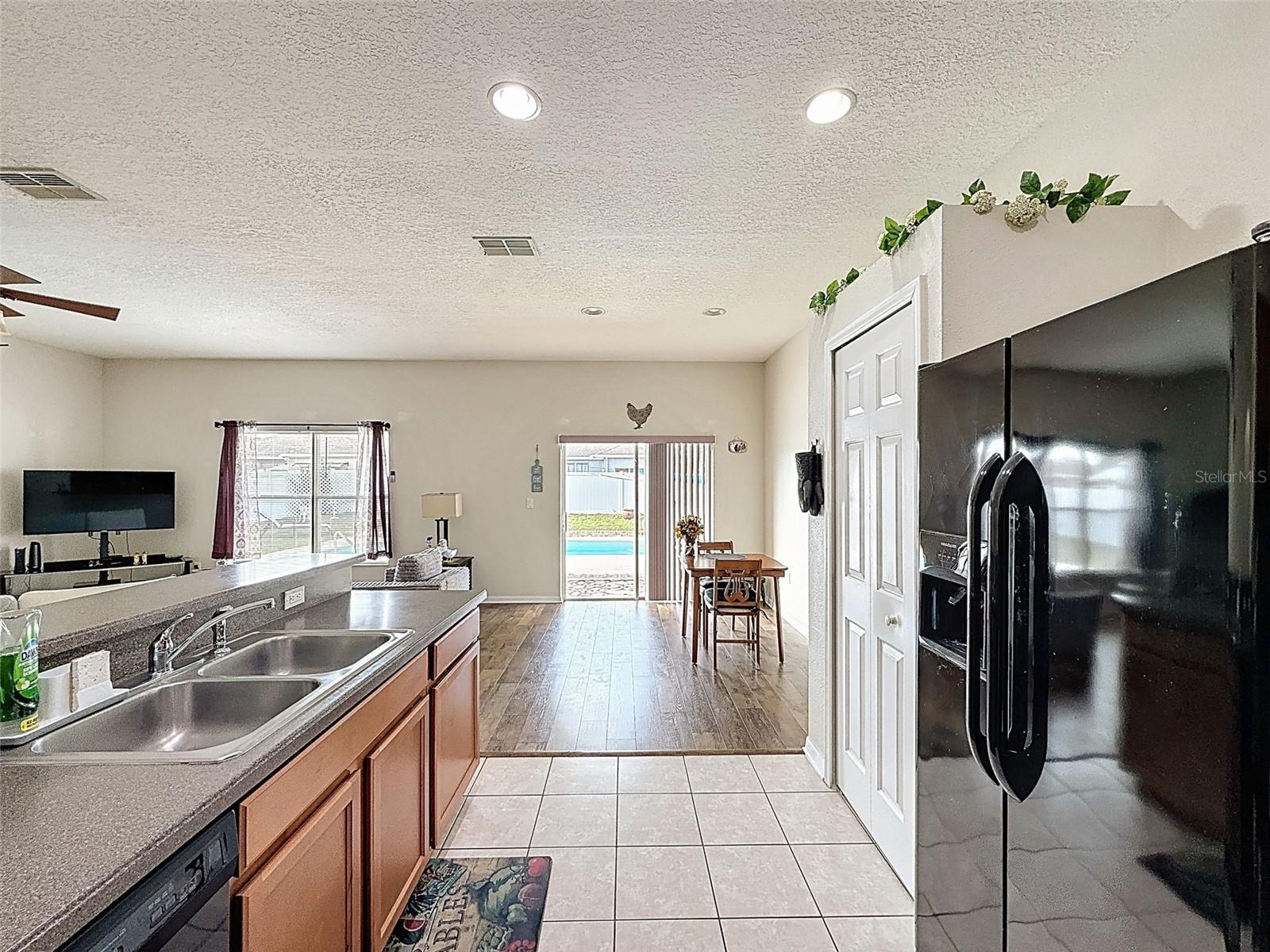 Image 18 of 56 For 15205 Durango Cir