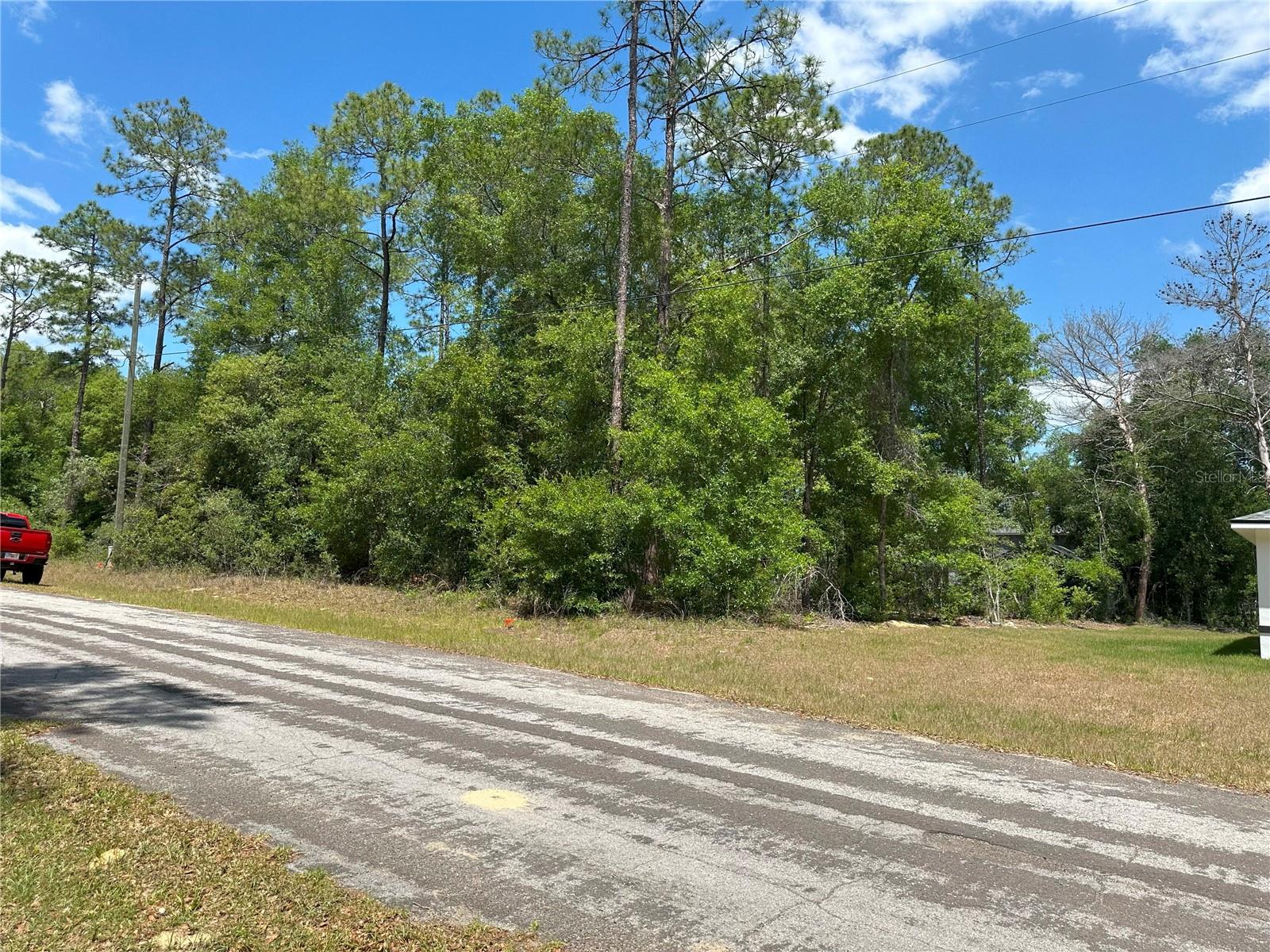 Listing photo id 1 for 1571 Alexander Drive