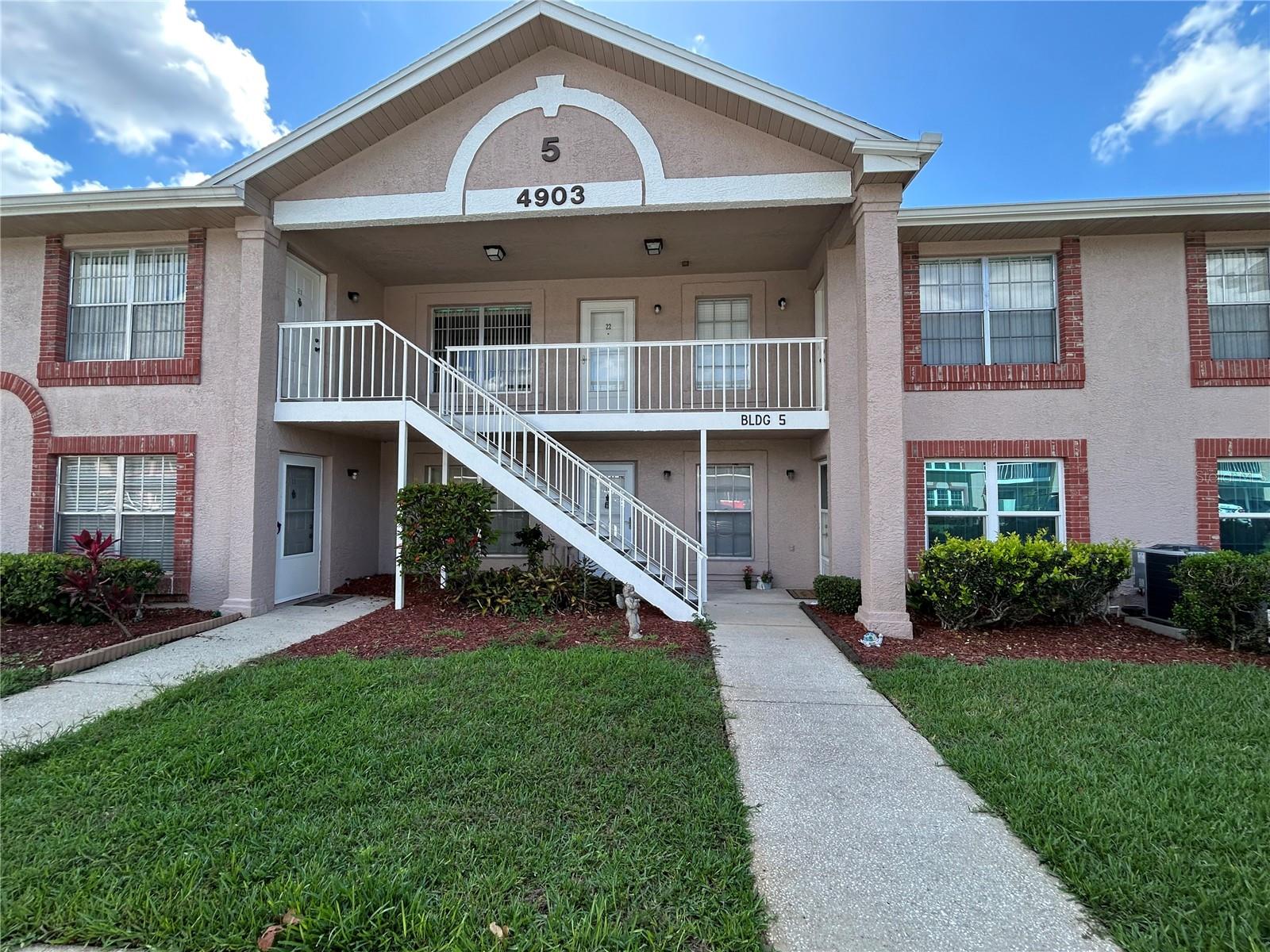 Image 2 of 43 For 4903 Myrtle Oak Drive 12