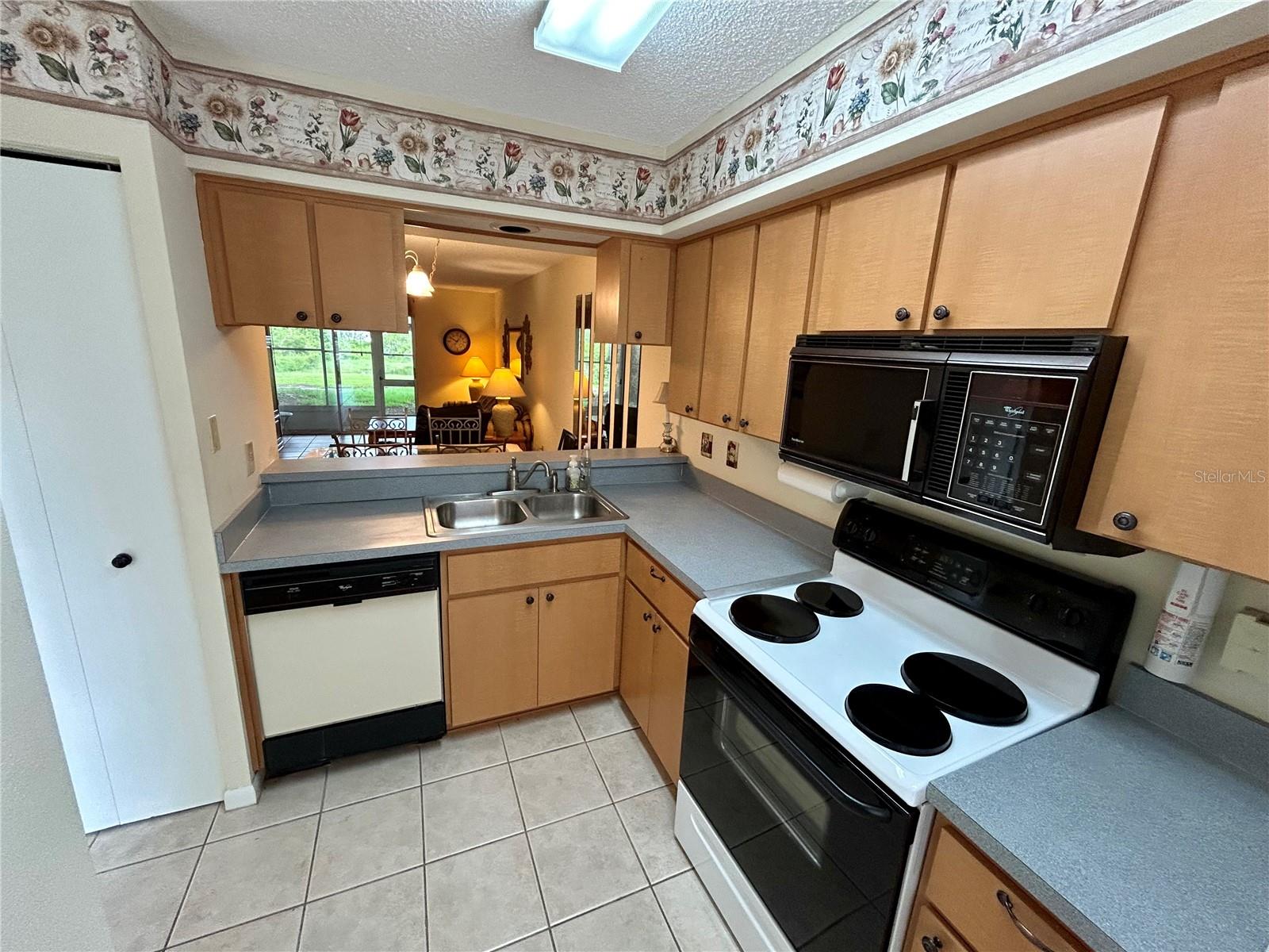 Image 20 of 43 For 4903 Myrtle Oak Drive 12