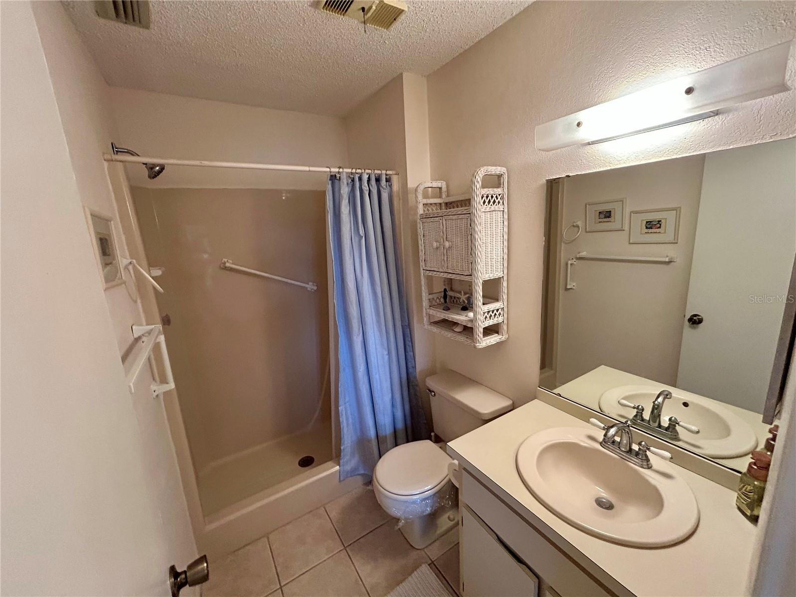 Image 27 of 43 For 4903 Myrtle Oak Drive 12