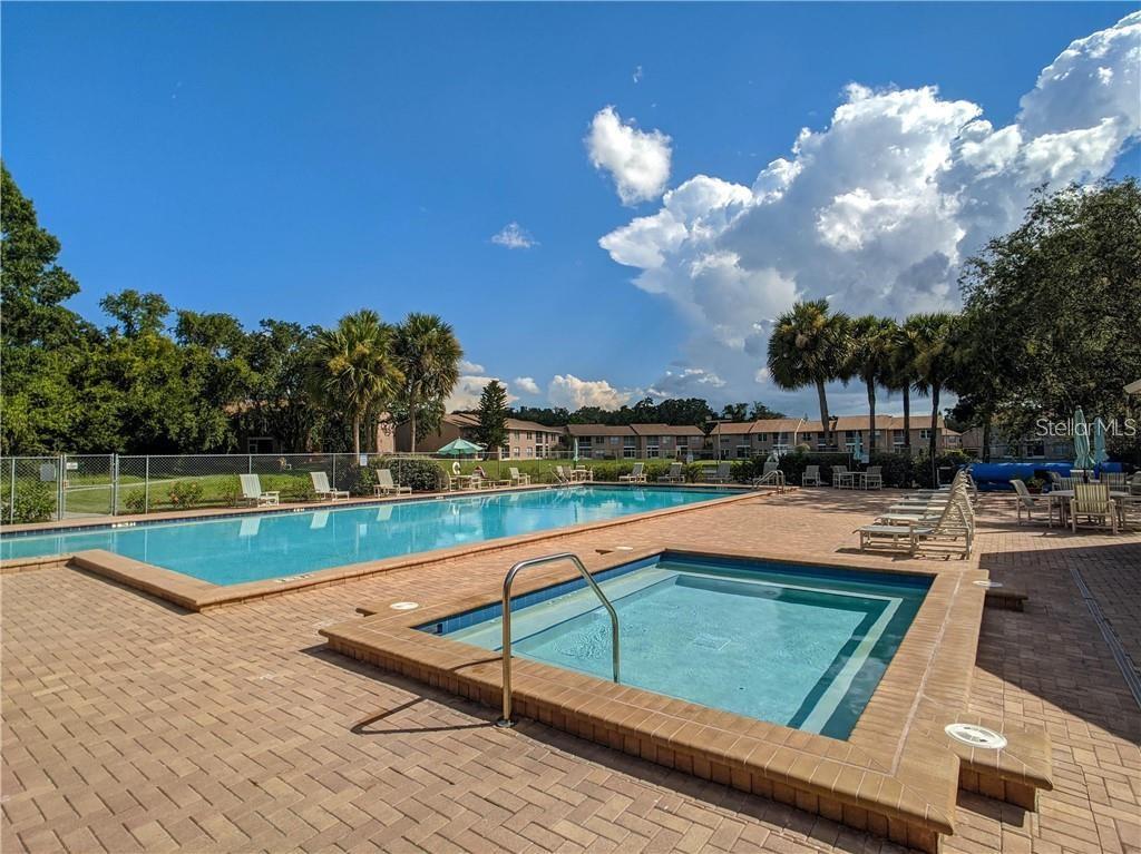 Image 5 of 43 For 4903 Myrtle Oak Drive 12