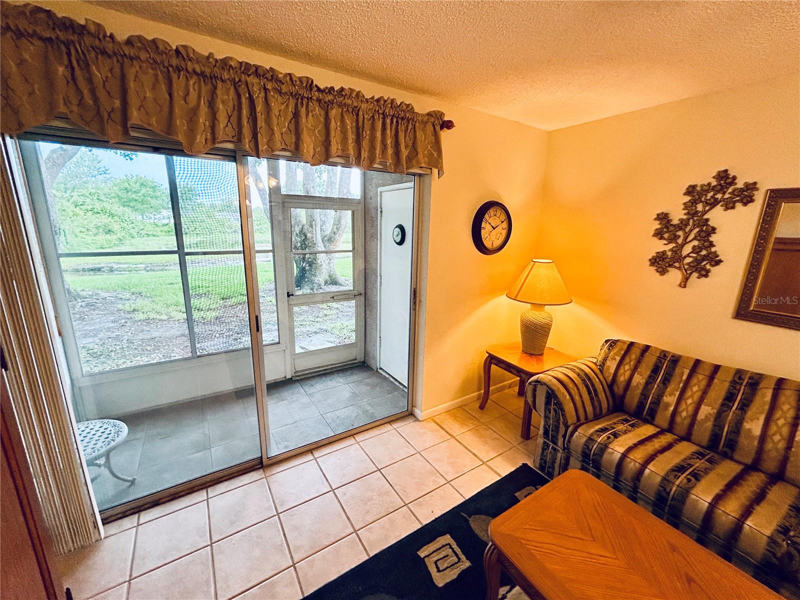 Image 9 of 43 For 4903 Myrtle Oak Drive 12