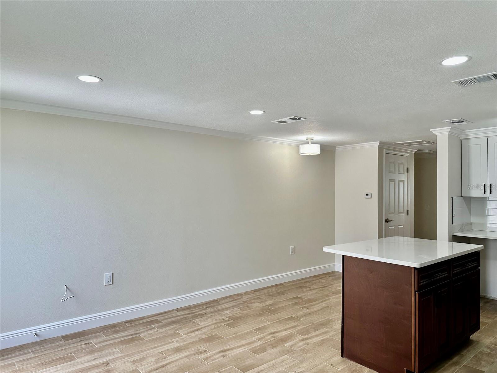 Image 13 of 47 For 4946 Allner Street