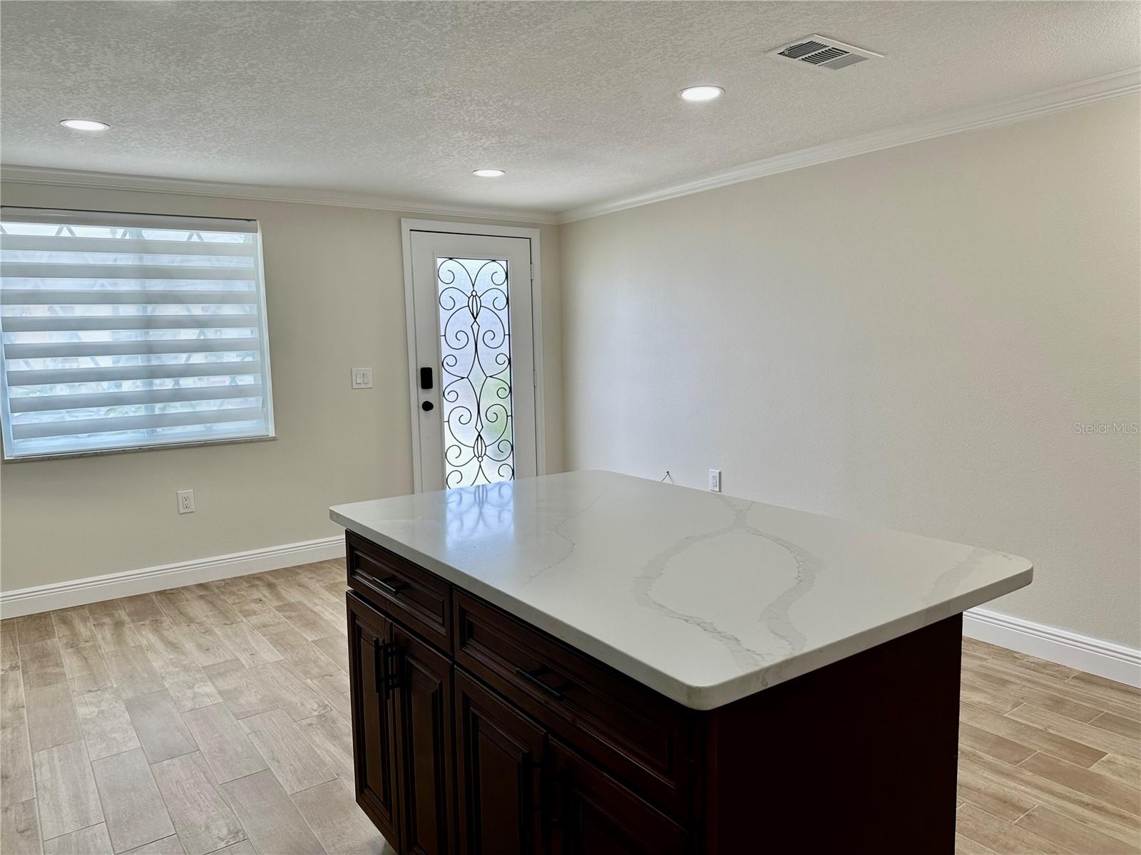 Image 15 of 47 For 4946 Allner Street