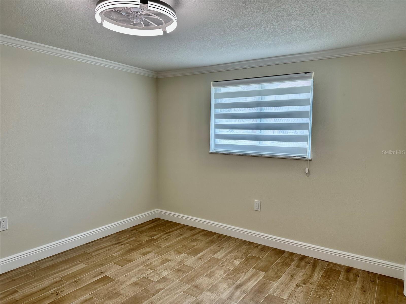 Image 22 of 47 For 4946 Allner Street