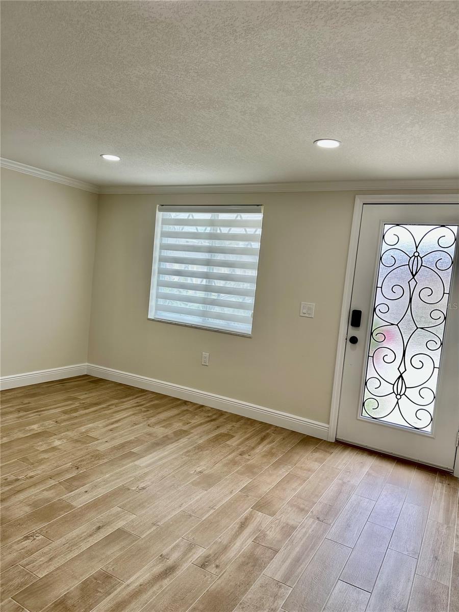 Image 6 of 47 For 4946 Allner Street