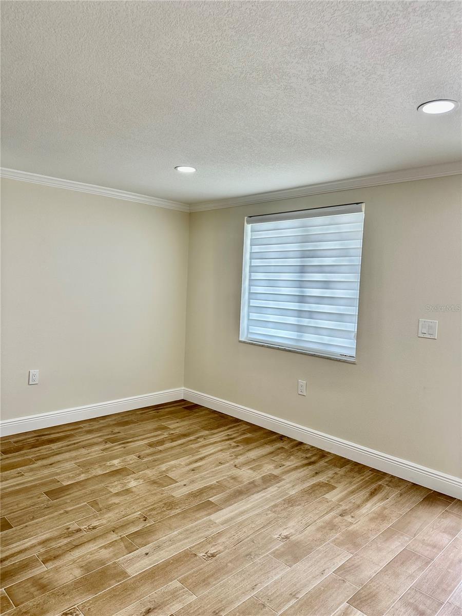 Image 7 of 47 For 4946 Allner Street