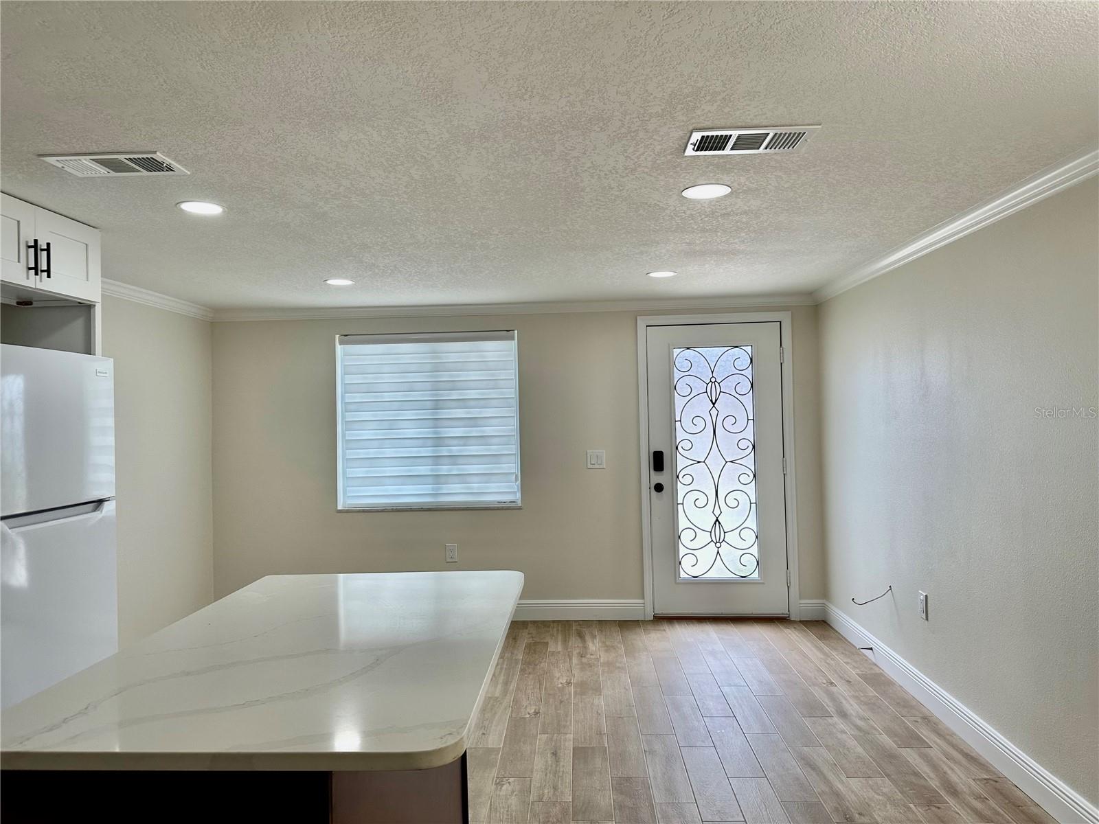 Image 8 of 47 For 4946 Allner Street