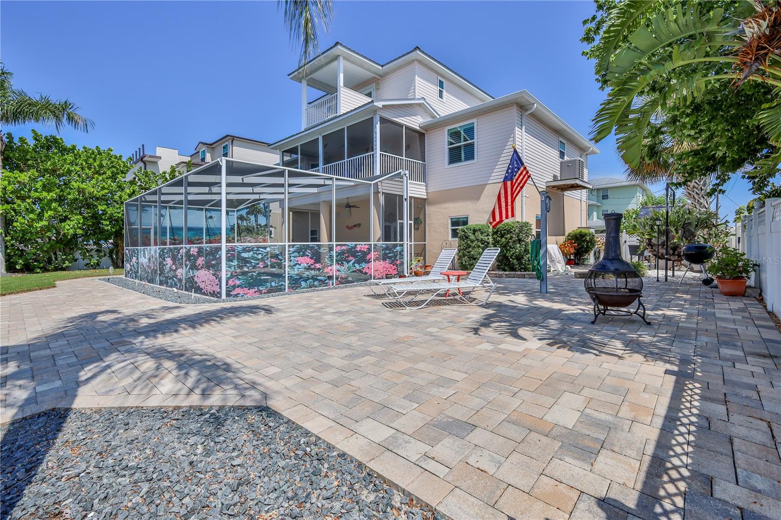 Listing photo id 8 for 3352 Gulfview Drive