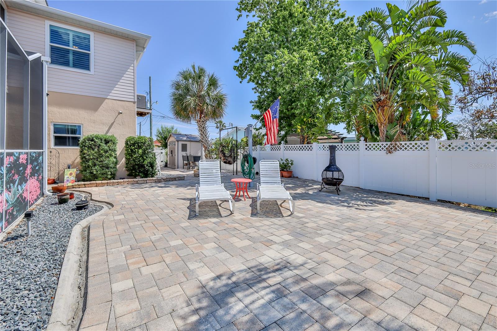 Listing photo id 9 for 3352 Gulfview Drive