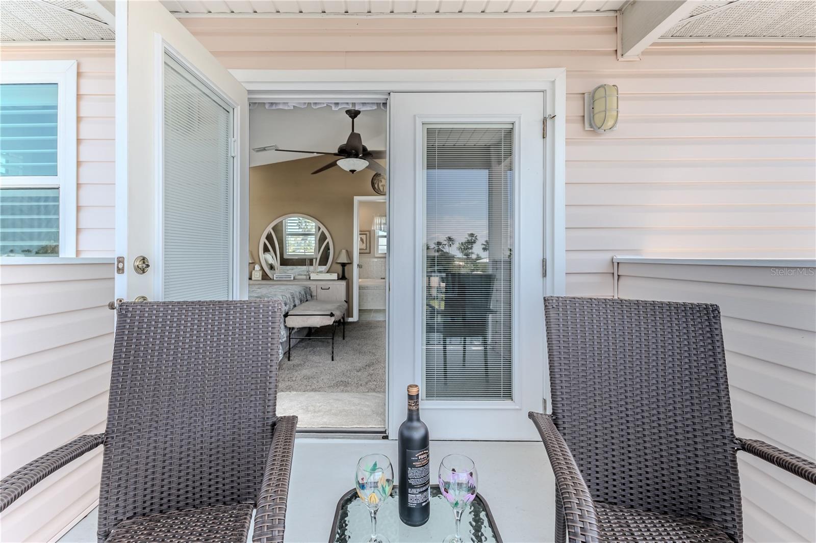 Listing photo id 32 for 3352 Gulfview Drive