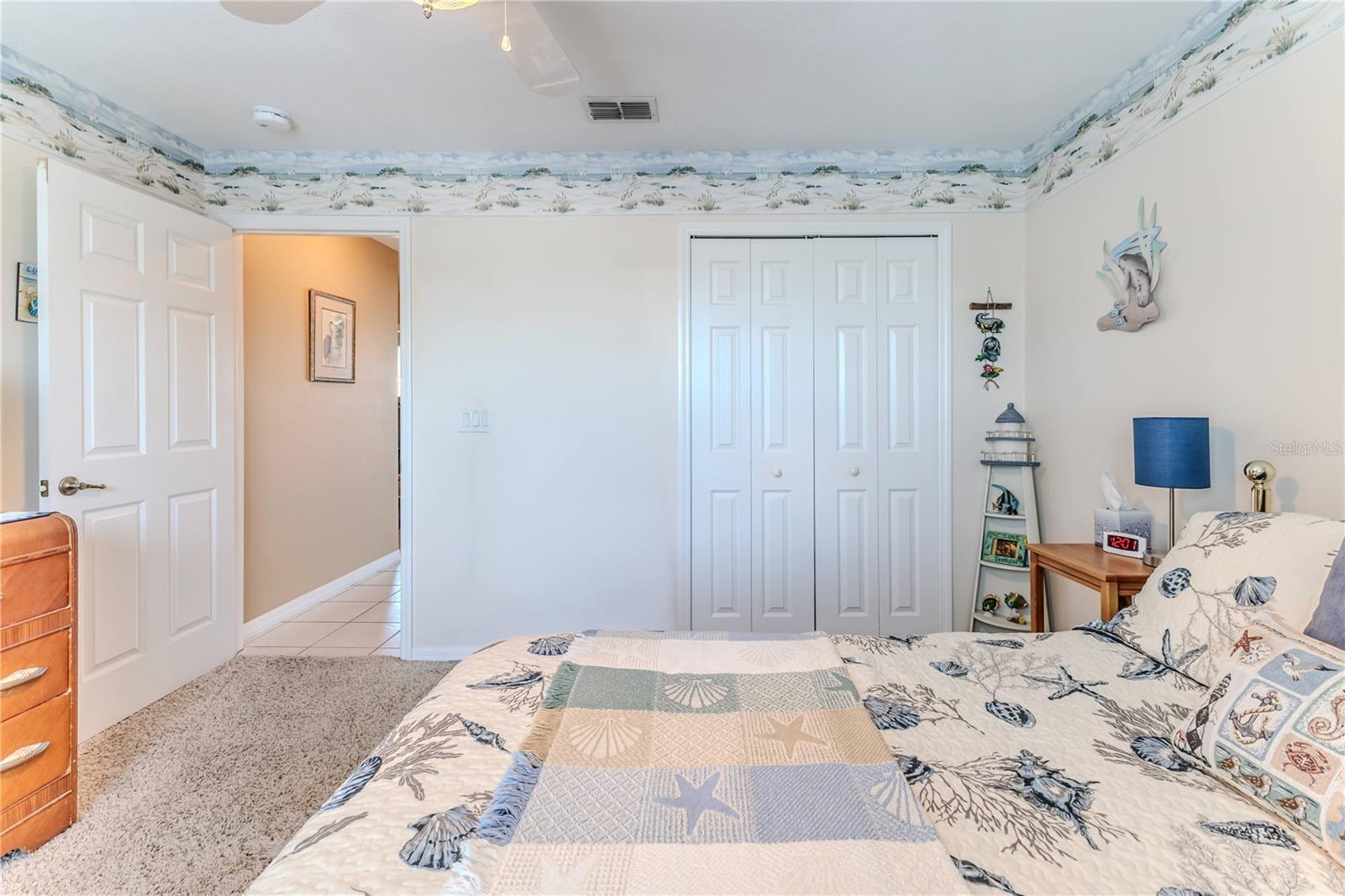 Listing photo id 38 for 3352 Gulfview Drive
