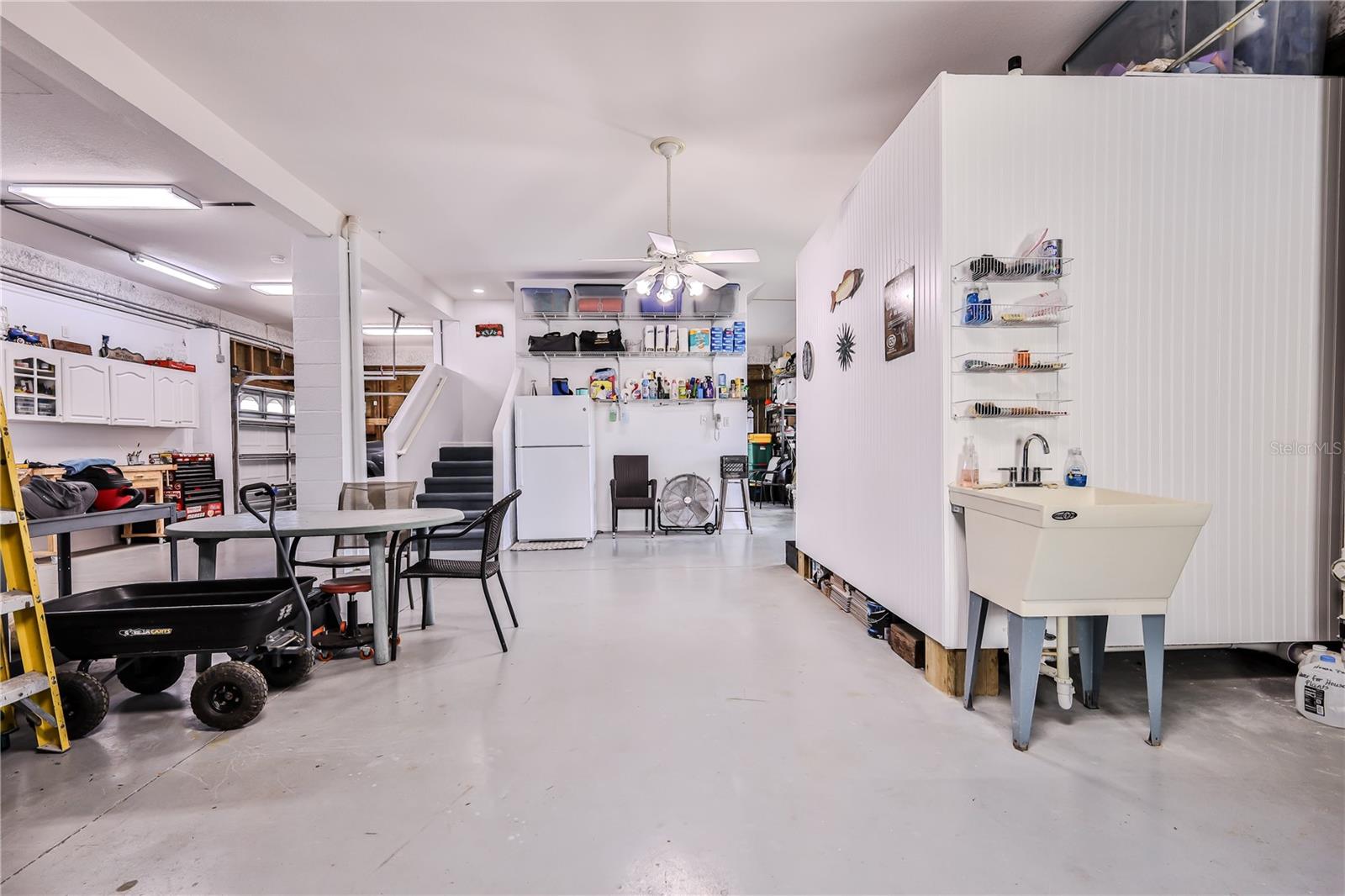 Listing photo id 46 for 3352 Gulfview Drive
