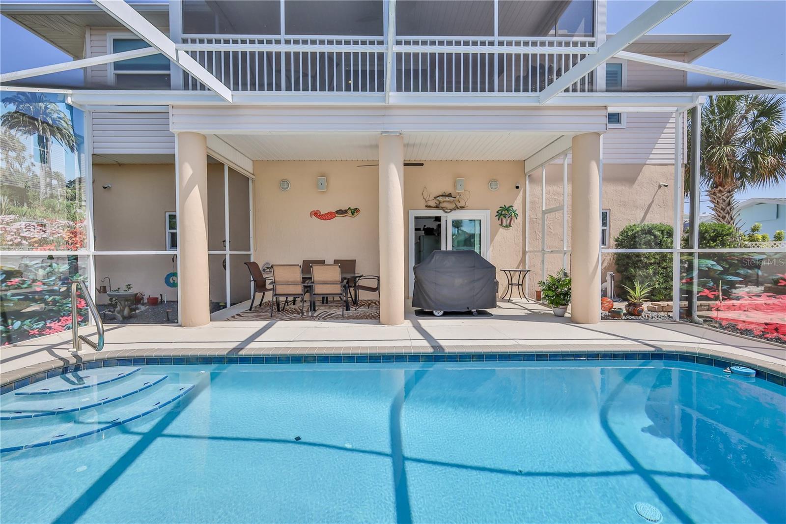 Listing photo id 56 for 3352 Gulfview Drive