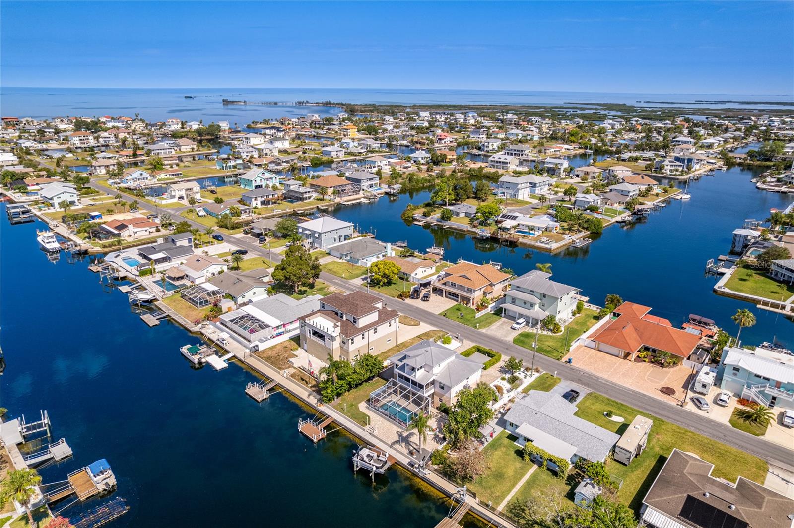 Listing photo id 59 for 3352 Gulfview Drive