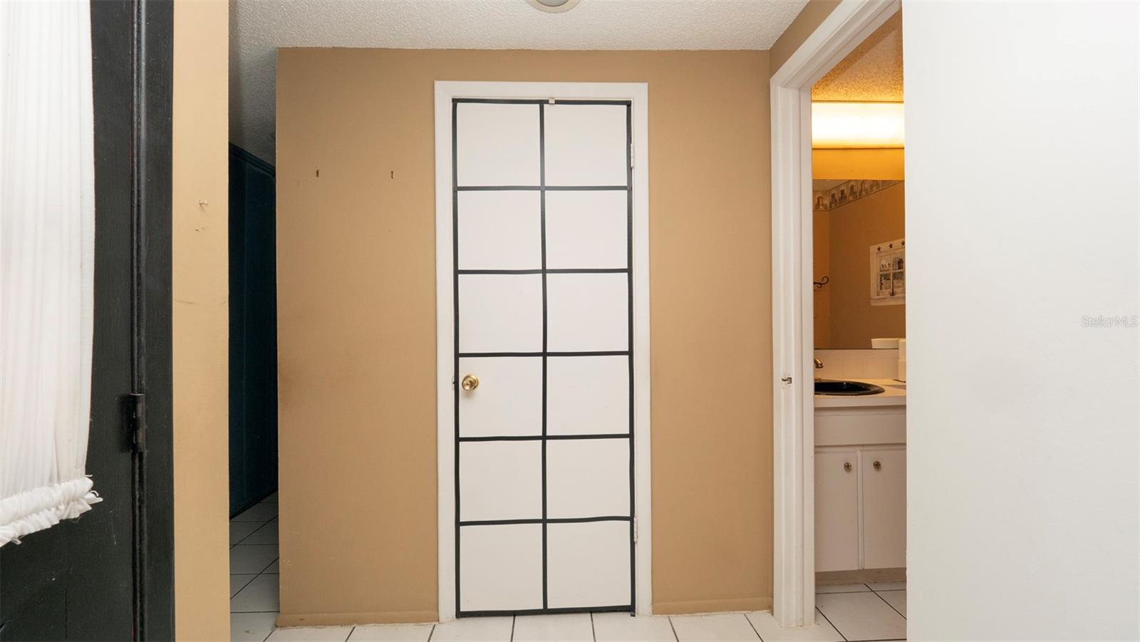 Image 15 of 39 For 7501 Woodbox Row