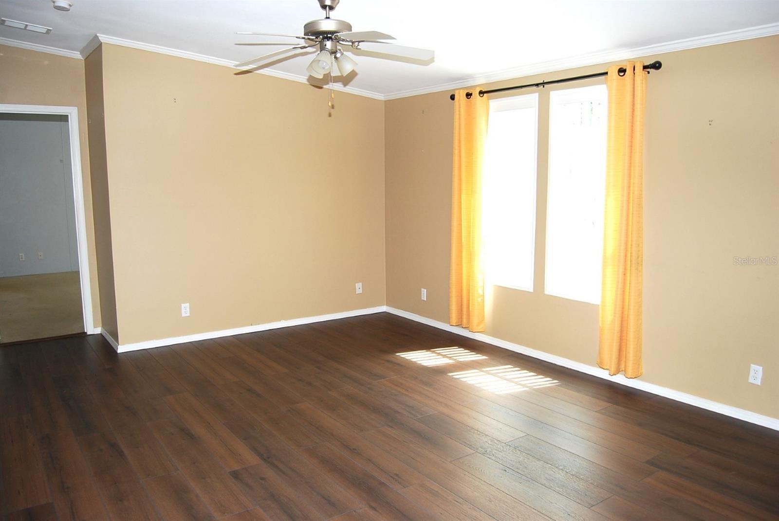Image 11 of 39 For 9587 Scepter Avenue