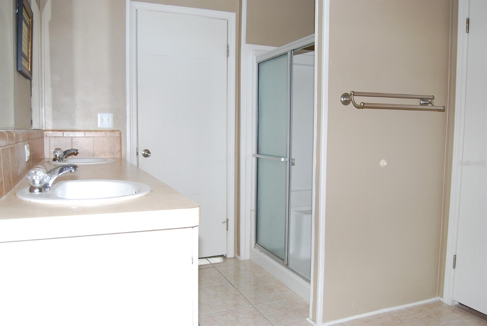 Image 16 of 39 For 9587 Scepter Avenue